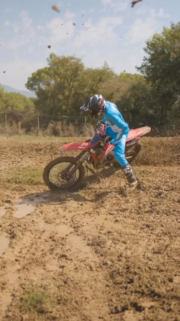 Yesterday was Muddy Monday for sure😁 Do you enjoy riding in the mud? 
🎥 : @emibizouard
#24MX
#Muddy
#Playground
#MotoX
#FundayRiding
#LiveTheRide 
@ravensportsofficial