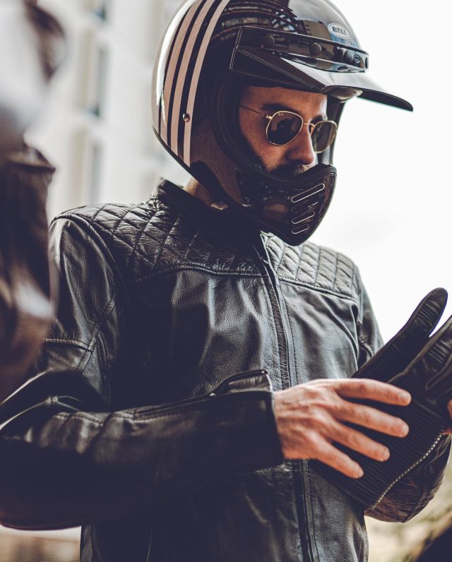 Super sale today on all jackets from @officialcourse , take advantage of these massive deals now! 
#course #xlmoto #jacket #leather #adventure #city #urban #sport #ride