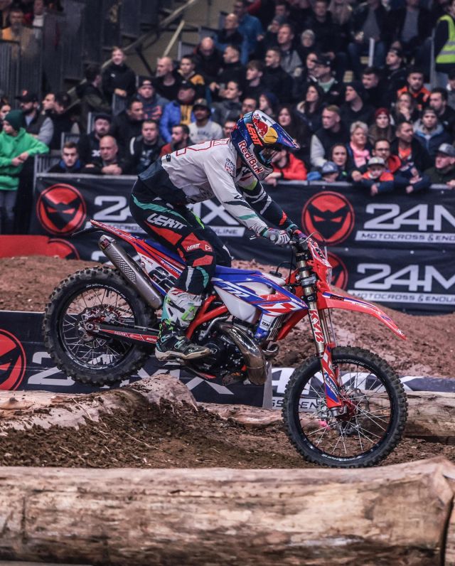 @jonnywalker_22 in action at the GP of Germany in Riesa 🇩🇪, 20 days to go to the next round of 
@superenduro_fim 🏁

#SuperEnduro23 #GoBigorGoHome #GermanGP #Riesa #SachsenArena #24mx