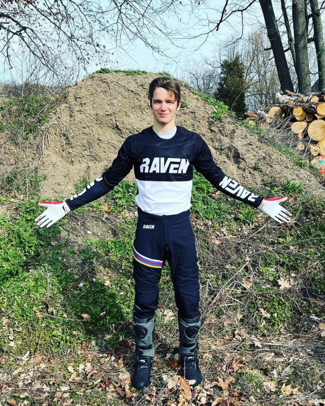 Season starts very soon! Are you ready?? 🤟🏼

📸 @le__716 @rynopower_germany 

#24mx #ravensportsofficial #livetheride #motocross