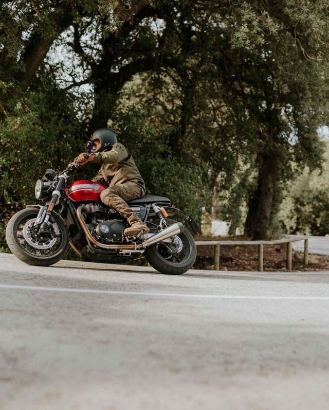 Riding a motorcycle is not just about the destination, it's about the journey and the thrill of the ride.
📷| @javierberenguermoto 
#XLMOTO
#revupyourstyle
#coursegear 
#MotorcyclePassion