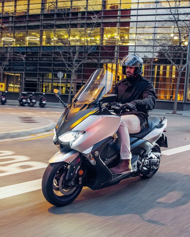 Navigate the Urban Jungle: Commute in Style, Ride with Purpose. #coursecity #coursegear #XLMOTO