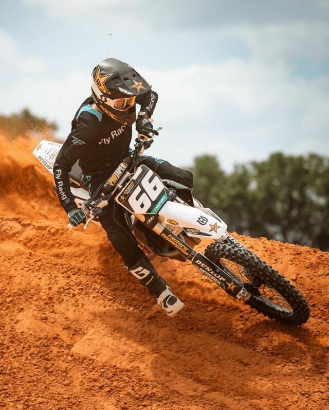 Fly Racing 2024 has dropped into our warehouse, Check out the latest designs 👆🏻 #flyracing #24MX #newdrop 
@flyracingusa