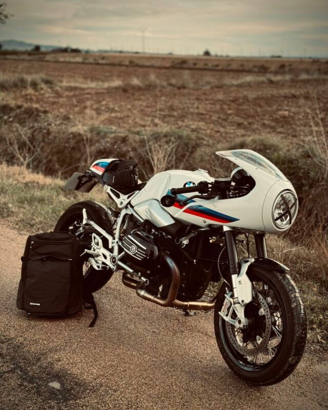 Would you buy this splendid BMW? Write YES 👍  or NO 👎 in the comments
📸 by @lp_72
 
#caferacer #motorcycle #custom #XLMOTO #bmw#moto #adventure #touring #traveling #cruising #MotorcycleLove #BikeLife