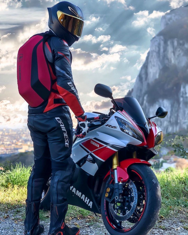 Everything needed for a perfect day 🤘
.
.
Cred: @biker_ranger
#slipstream #course #xlmoto #xlmotobackpack #coursebackpack #motorcyclebackpack #motolife #bikelife
